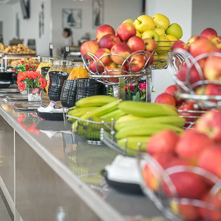 Ξενοδοχείο Mera Onix 4*